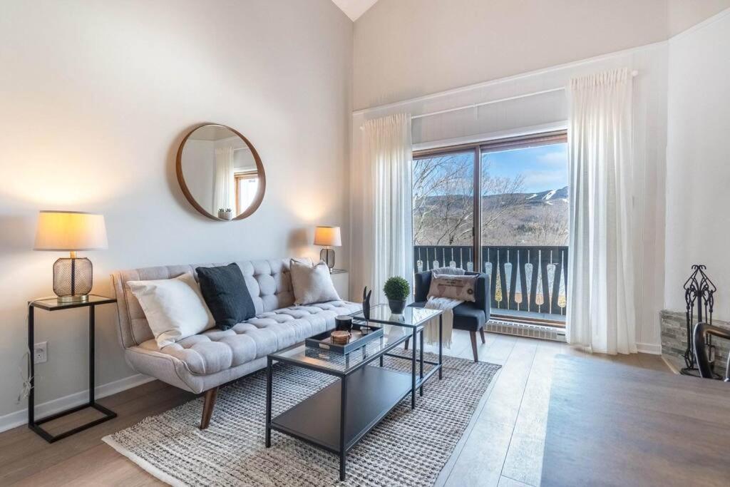 Bright & Modern Lac Tremblant Condo With Views Mont-Tremblant Exterior photo